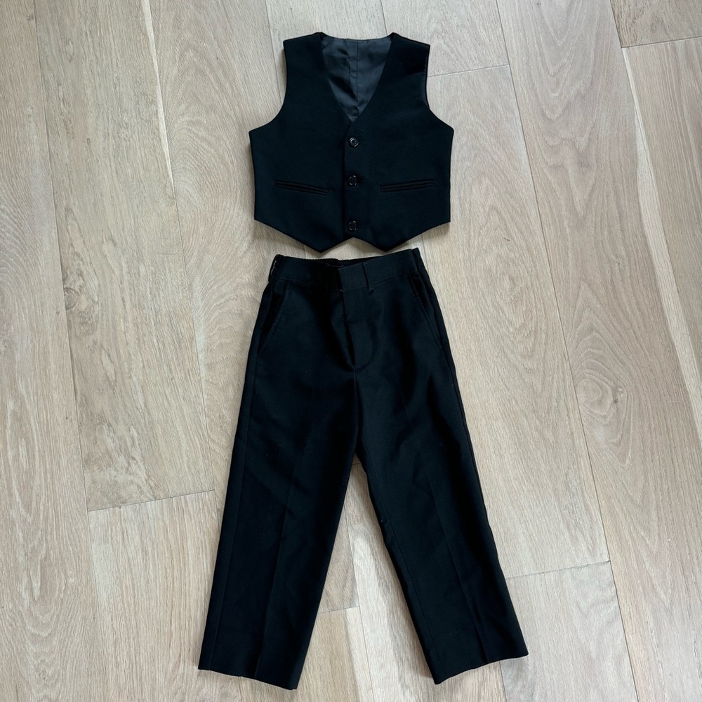 Van Heusen Toddler Vest & Pant 2 Piece Set - Size 2T
